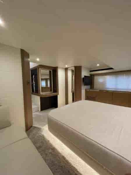 ABSOLUTE 52 FLY - View 3