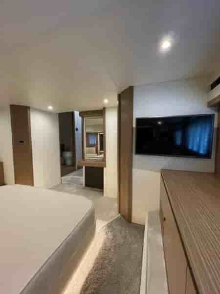 ABSOLUTE 52 FLY - View 4