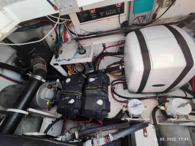 CRUISERS YACHTS 330 - View 21