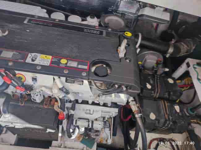 CRUISERS YACHTS 330 - View 22