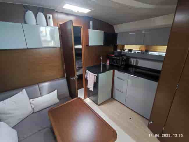 BAVARIA S 40 HT - View 11