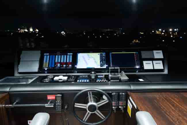 SUNSEEKER 95 YACHT - View 11