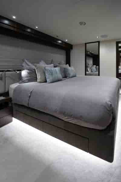 SUNSEEKER 95 YACHT - View 19