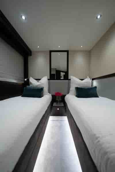 SUNSEEKER 95 YACHT - View 21