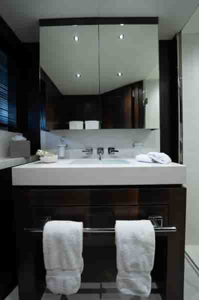 SUNSEEKER 95 YACHT - View 22