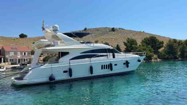 PRINCESS 67 FLY - View 1