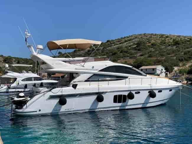 FAIRLINE PHANTOM 48 - View 2