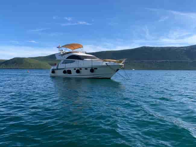 FAIRLINE PHANTOM 48 - View 3