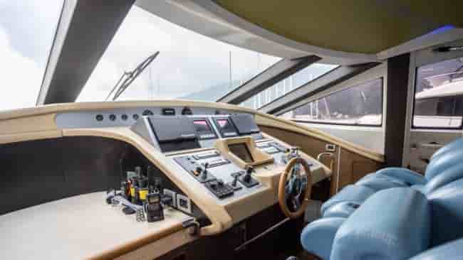 AZIMUT 86 S - View 2