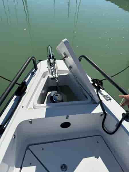 AXOPAR 28 CABIN - View 3