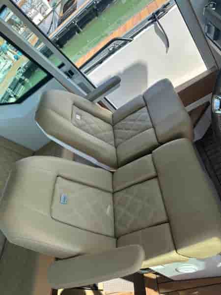 AXOPAR 28 CABIN - View 5