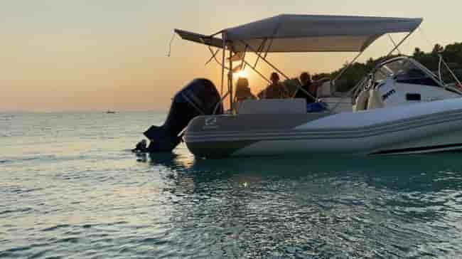 ZODIAC NZO 700 CABIN - View 3