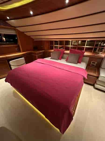 FERRETTI CUSTOM LINE 94 - View 22