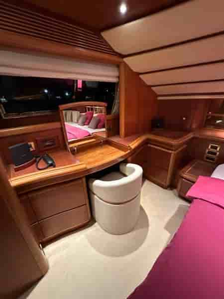 FERRETTI CUSTOM LINE 94 - View 23