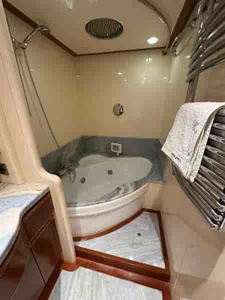 FERRETTI CUSTOM LINE 94 - View 32