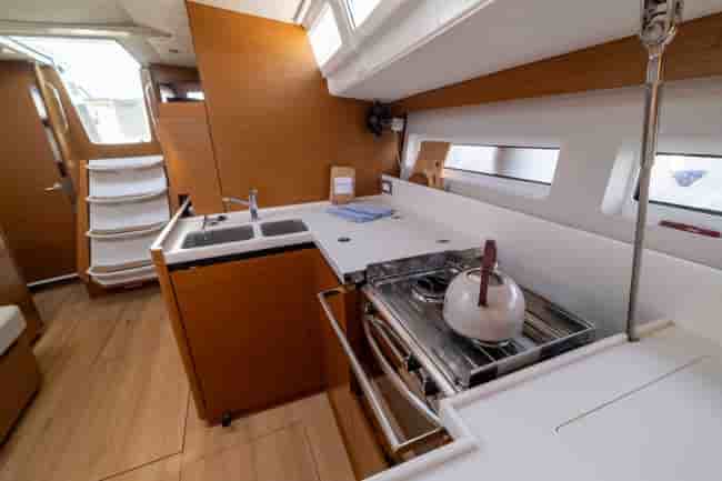 JEANNEAU SUN ODYSSEY 380 - View 13