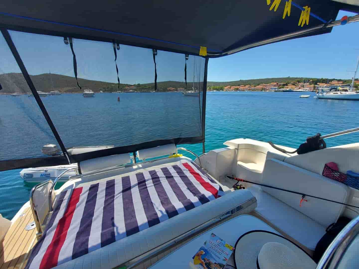 Regal Comodore 3760 - View 4