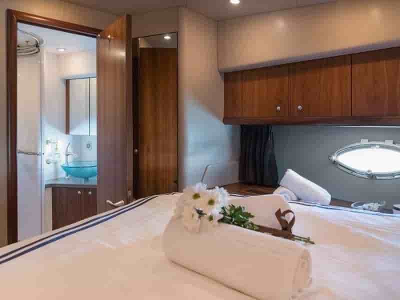 Sunseeker Predator 62 - View 11