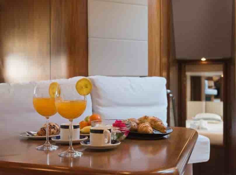 Sunseeker Predator 62 - View 9