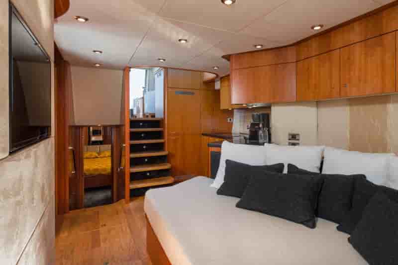 Sunseeker Predator 72 - View 9