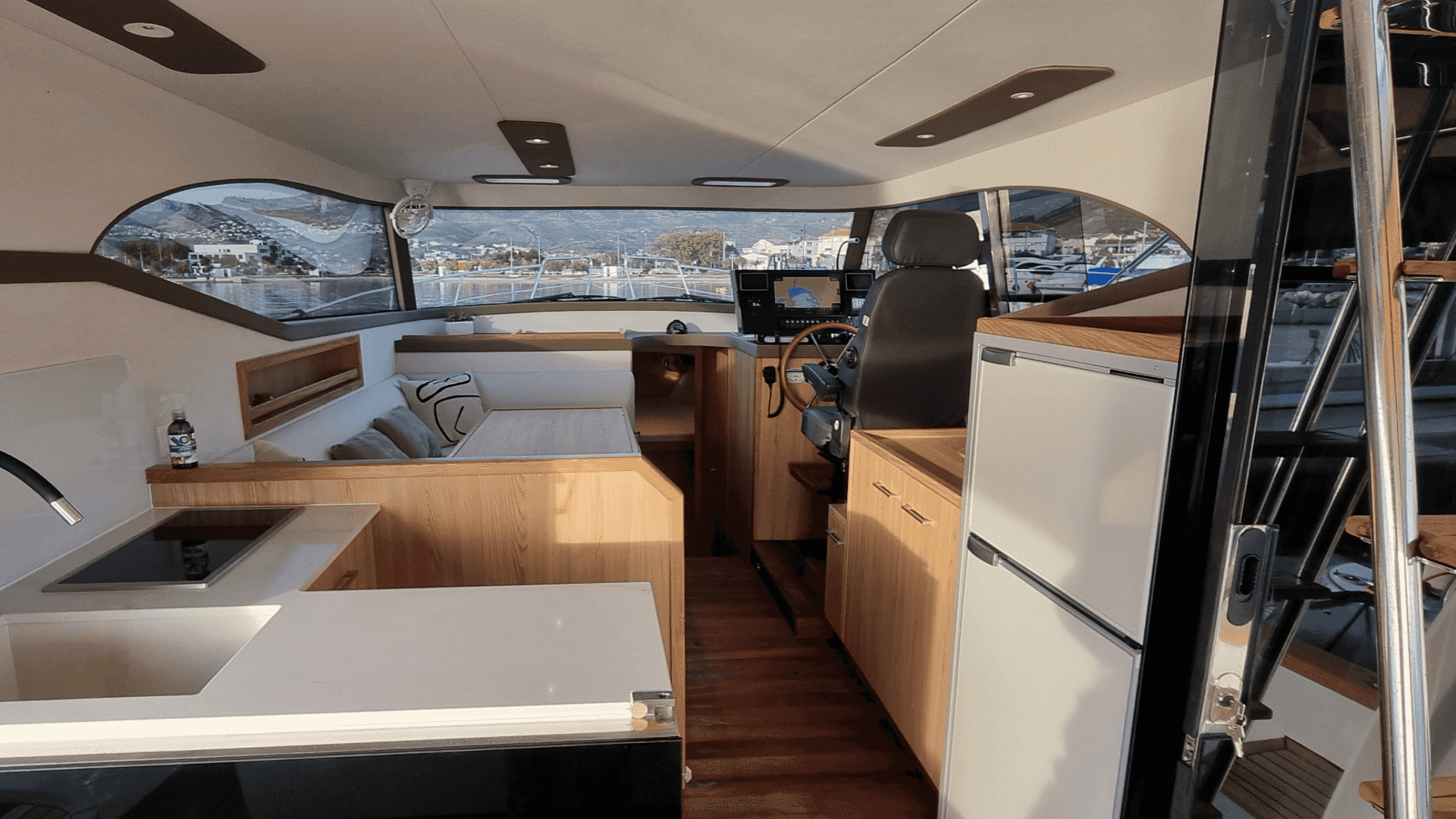 Monachus Issa 45 fly - View 11