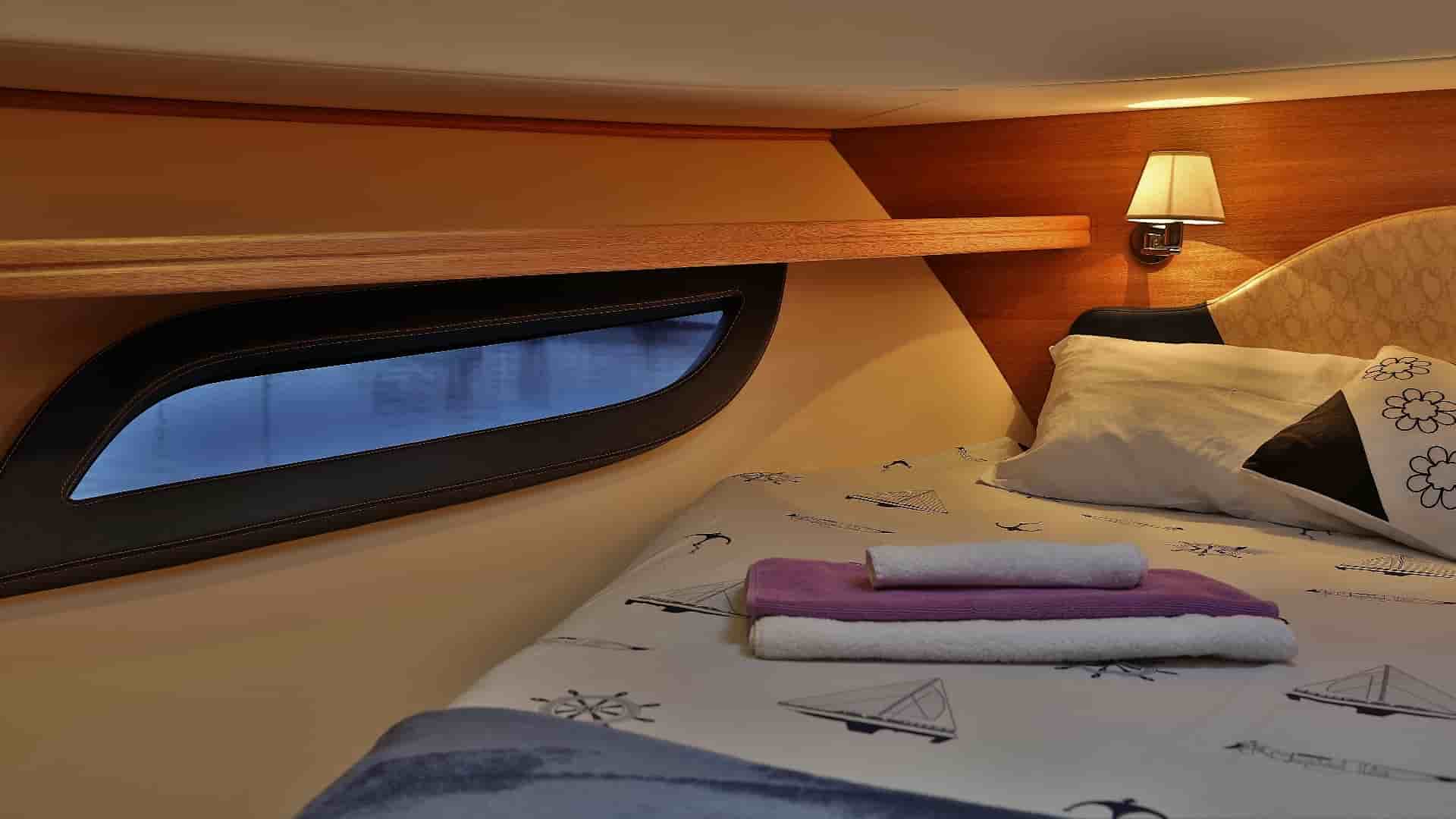 Monachus Issa - View 8