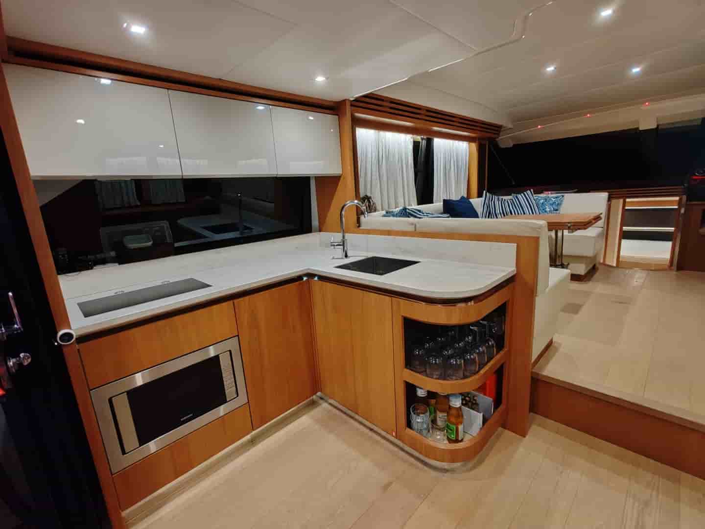 Absolute 52 fly - View 11