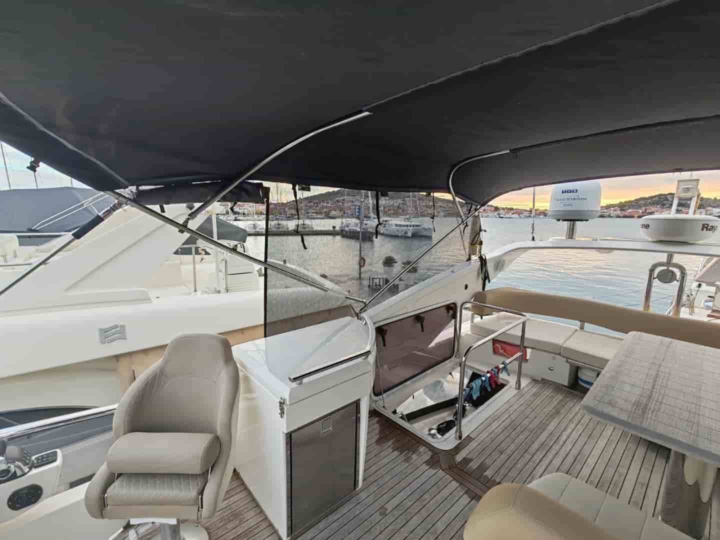 Absolute 52 fly - View 4