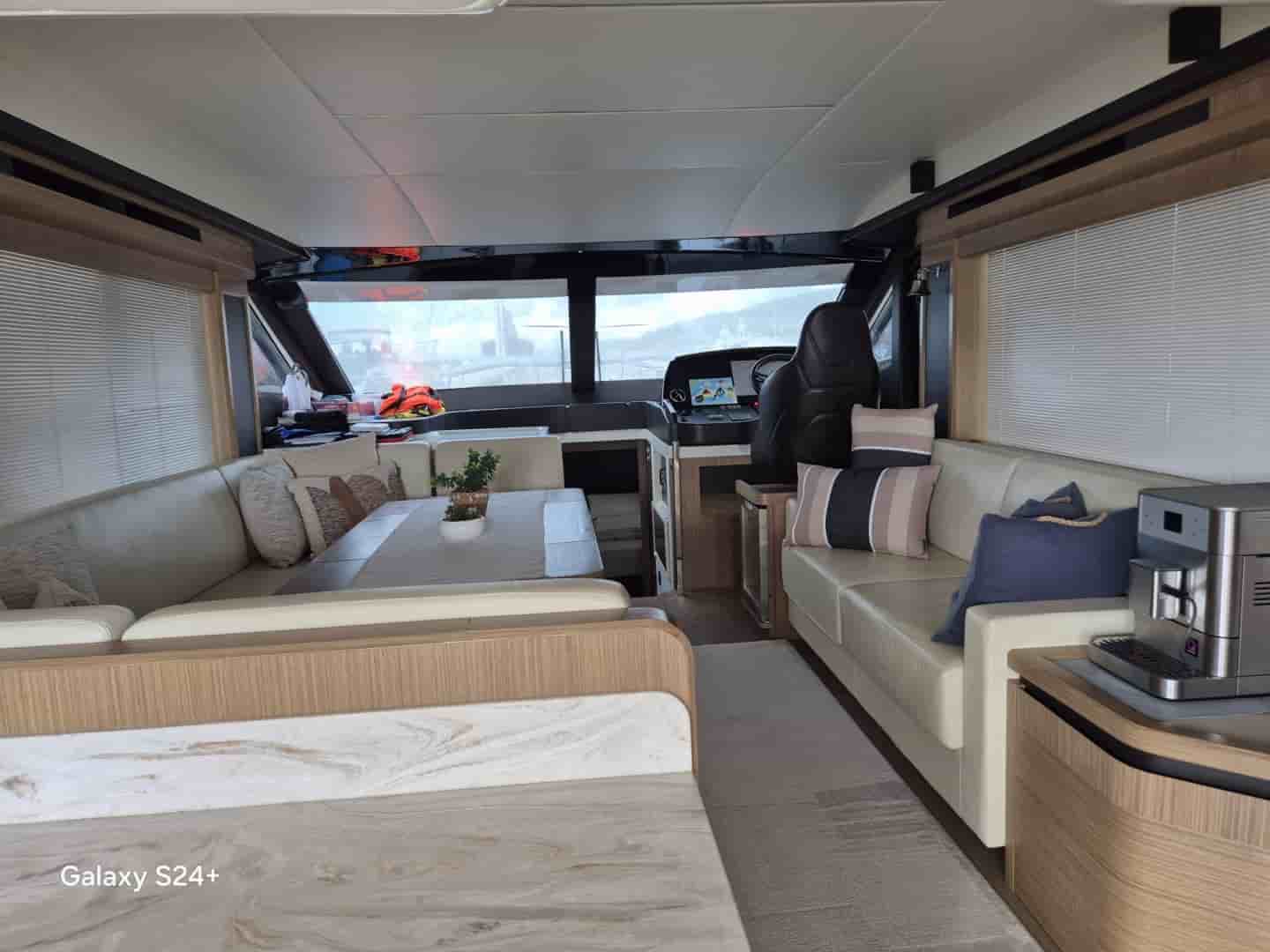 Absolute 52 - View 11