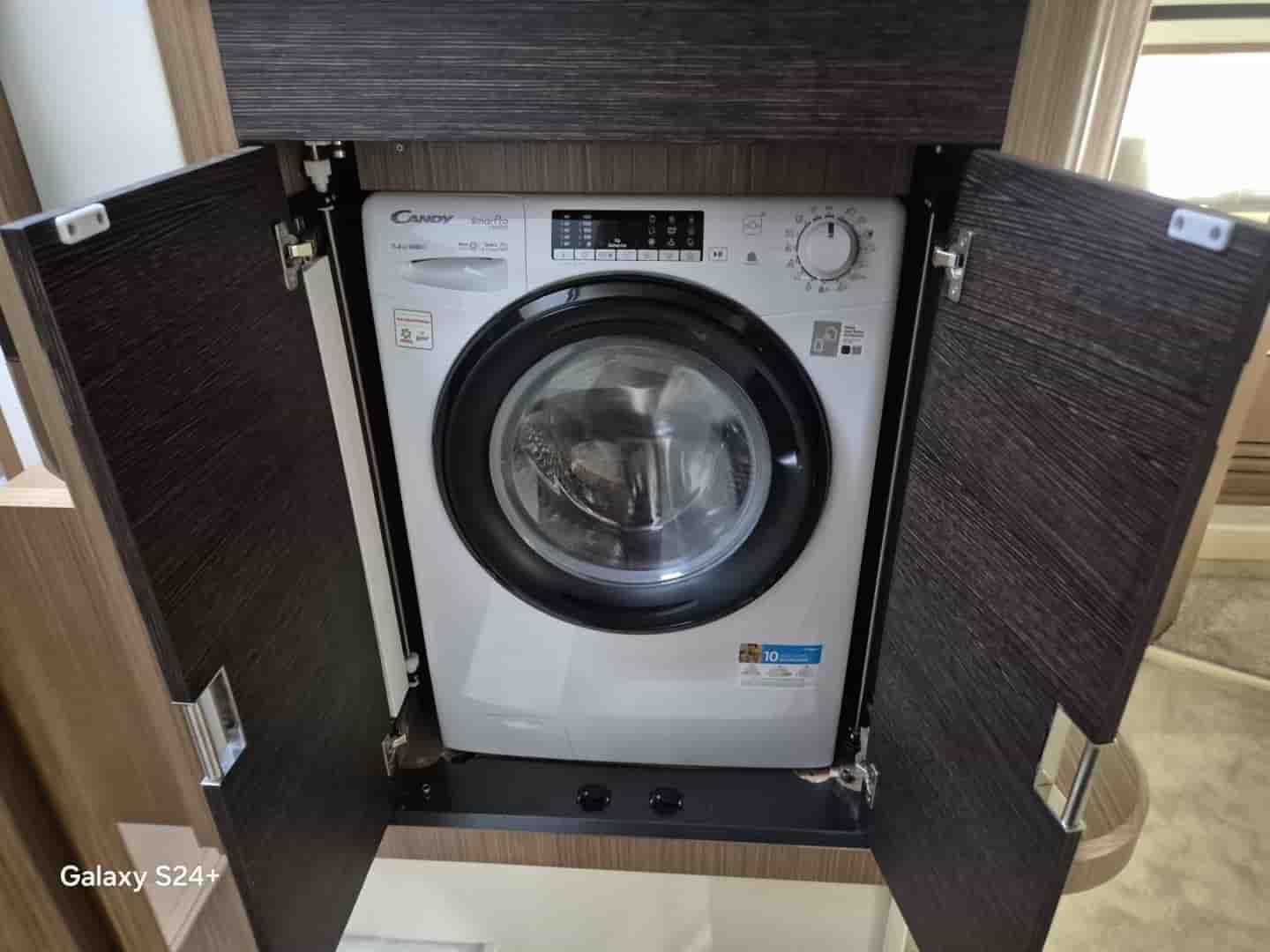 Absolute 52 - View 8