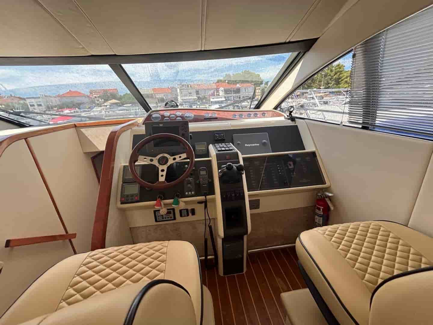 Fairline Phantom 46 - View 9
