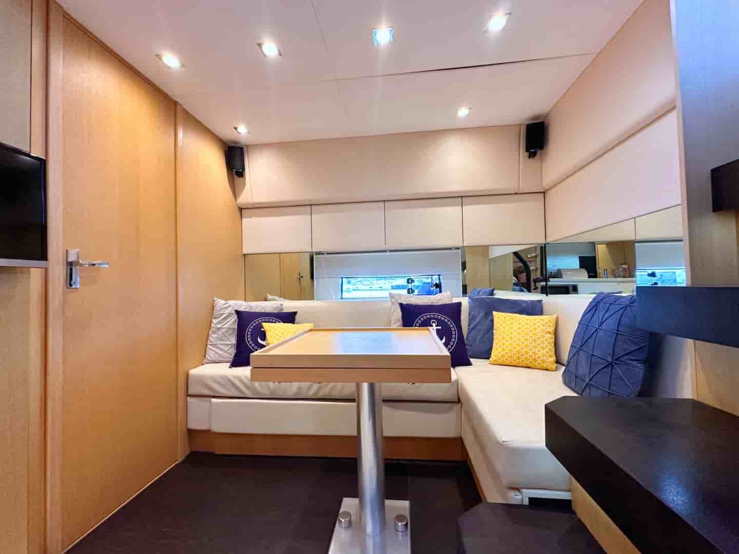 Fairline 48 Targa - View 5