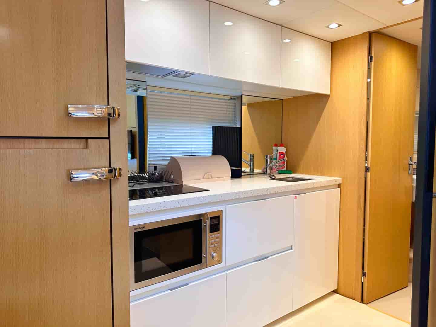 Fairline 48 Targa - View 9