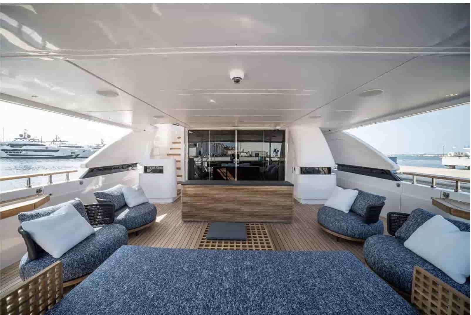 Custom Line Ferretti group CUSTOM LINE NAVETTA 42 - View 3