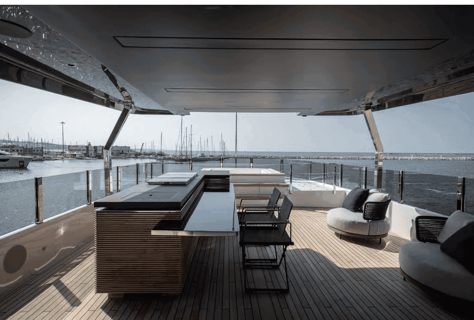Custom Line Ferretti group CUSTOM LINE NAVETTA 42 - View 5