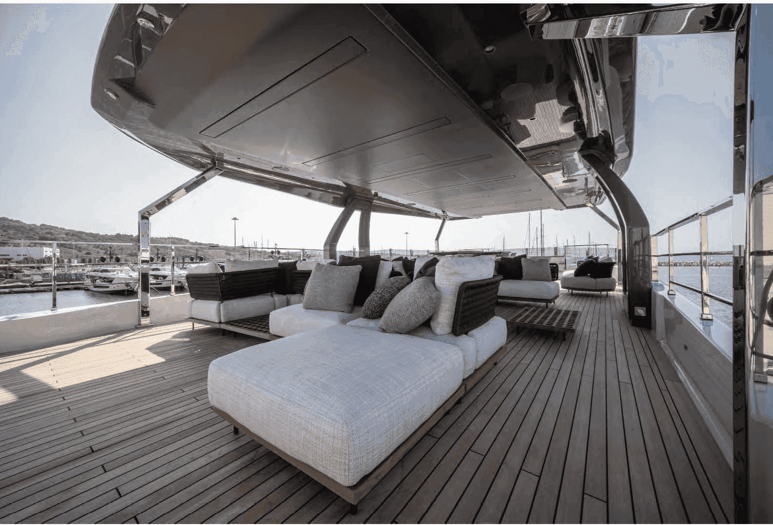Custom Line Ferretti group CUSTOM LINE NAVETTA 42 - View 6