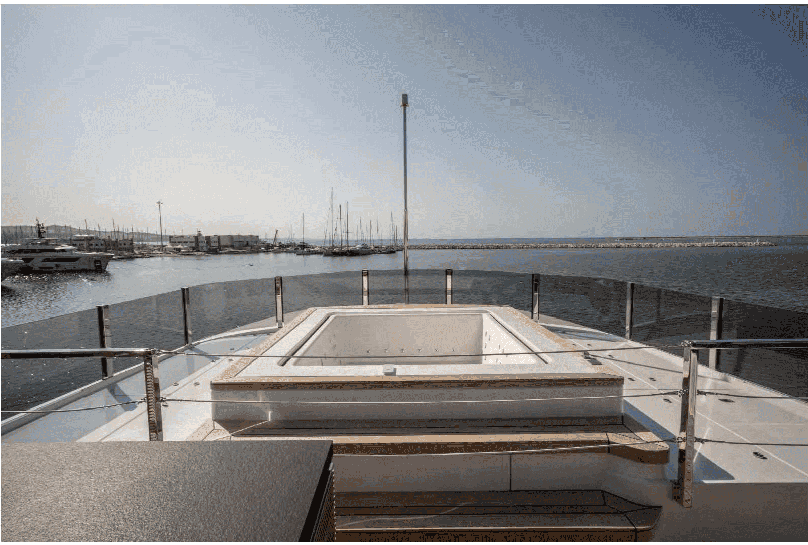 Custom Line Ferretti group CUSTOM LINE NAVETTA 42 - View 8