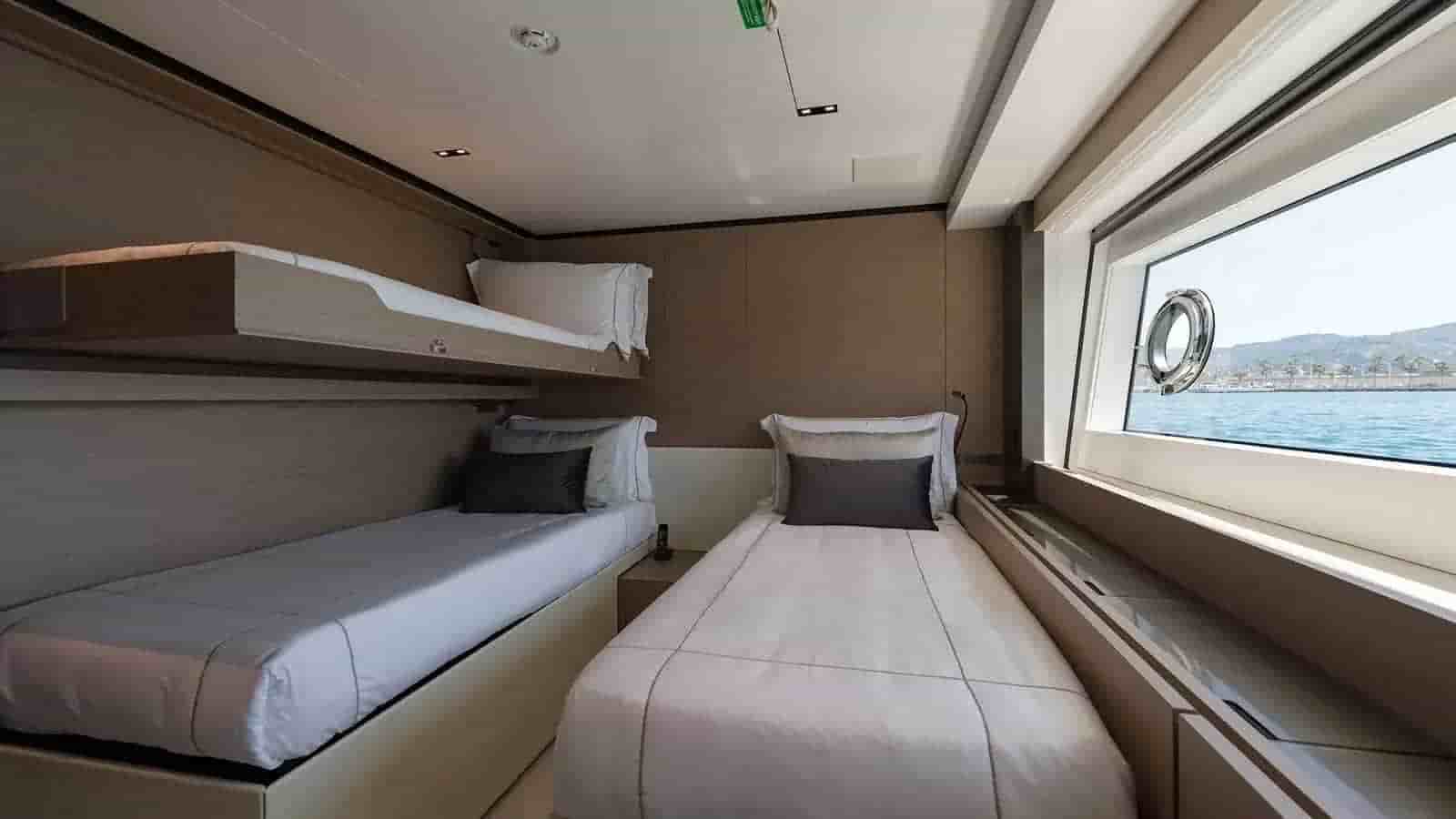 Ferretti Custom Line Custom Line navetta 33 - View 10
