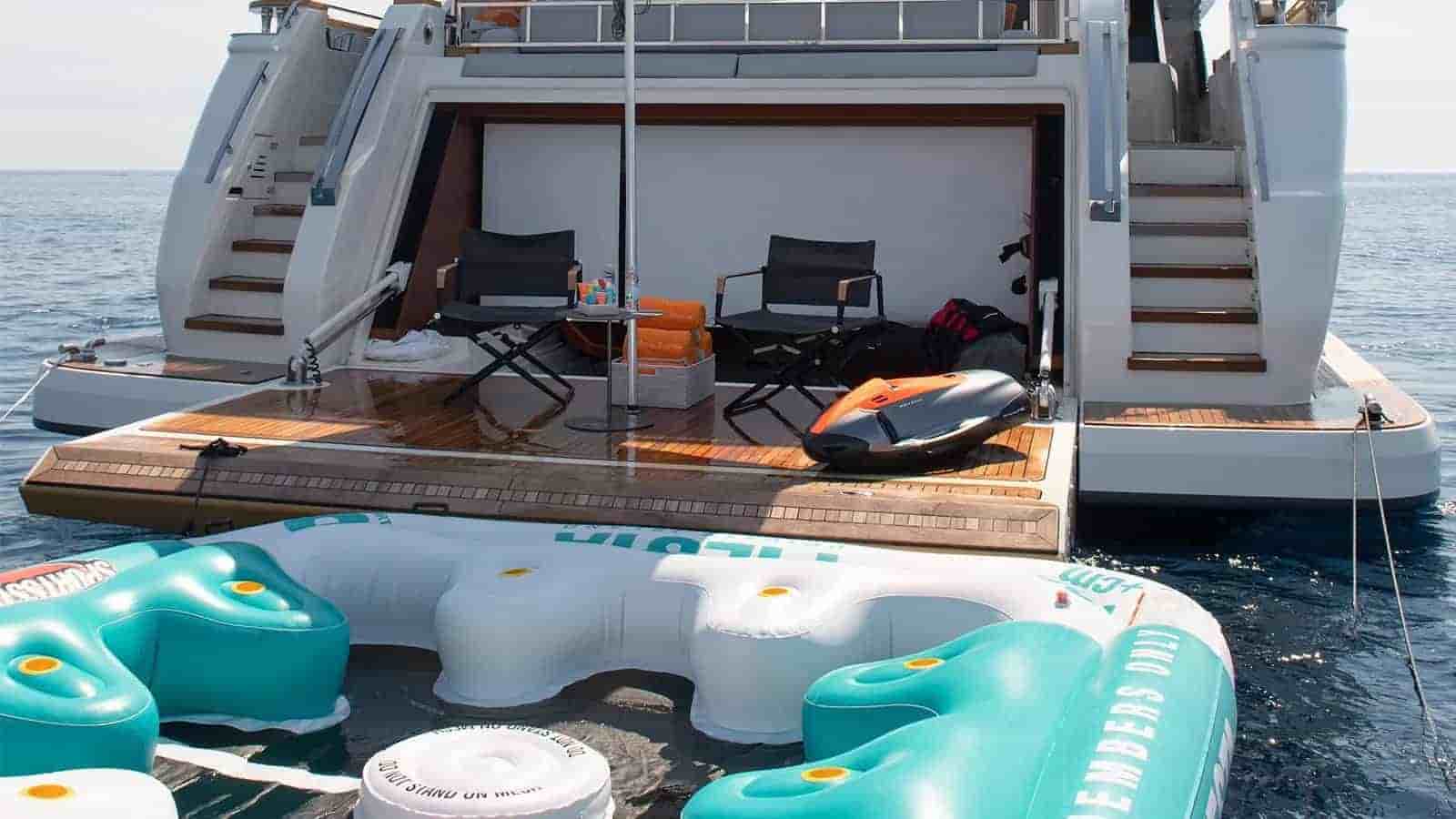 Ferretti Custom Line Custom Line Navetta 33 - View 11