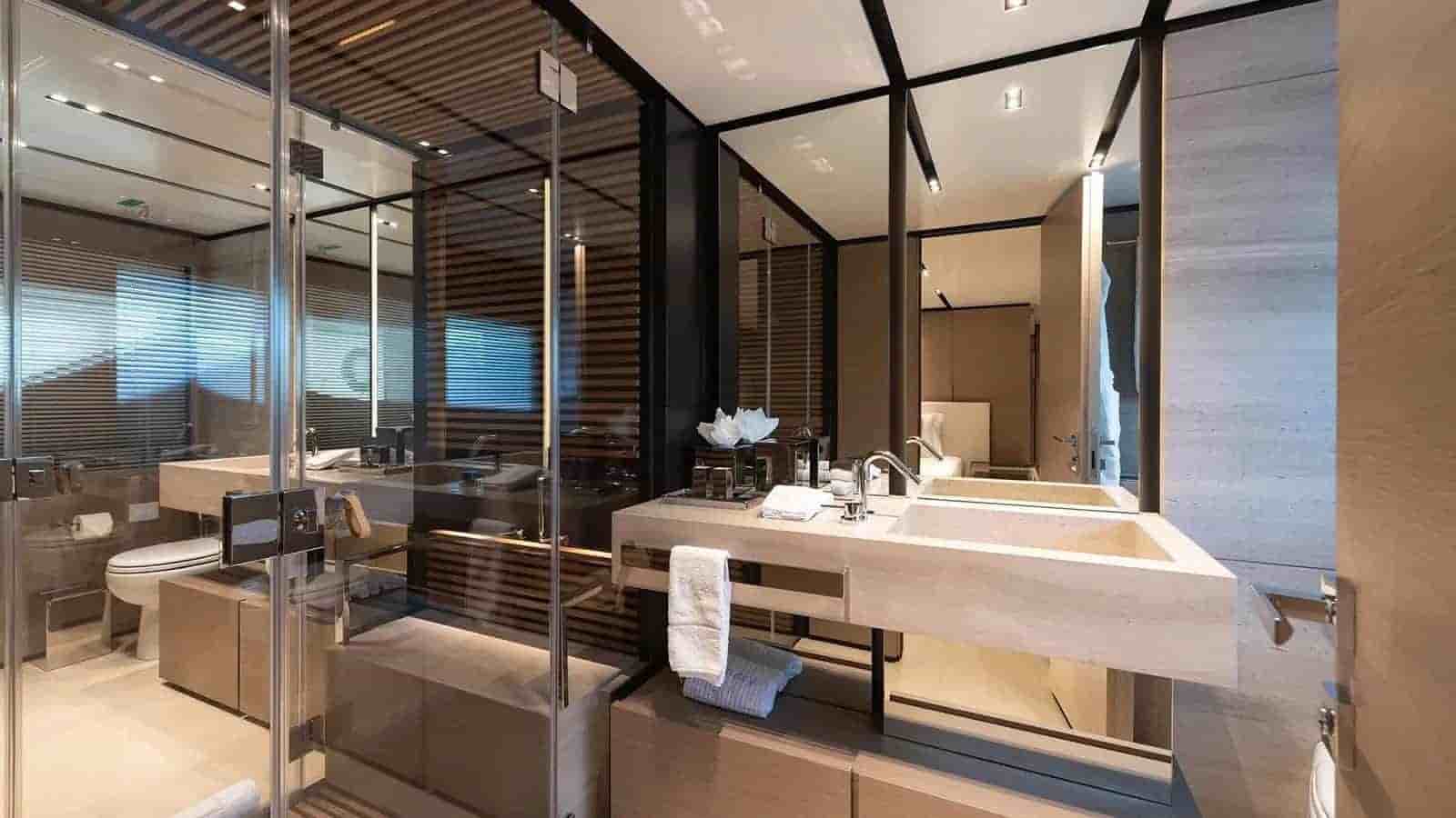 Ferretti Custom Line Custom Line Navetta 33 - View 23