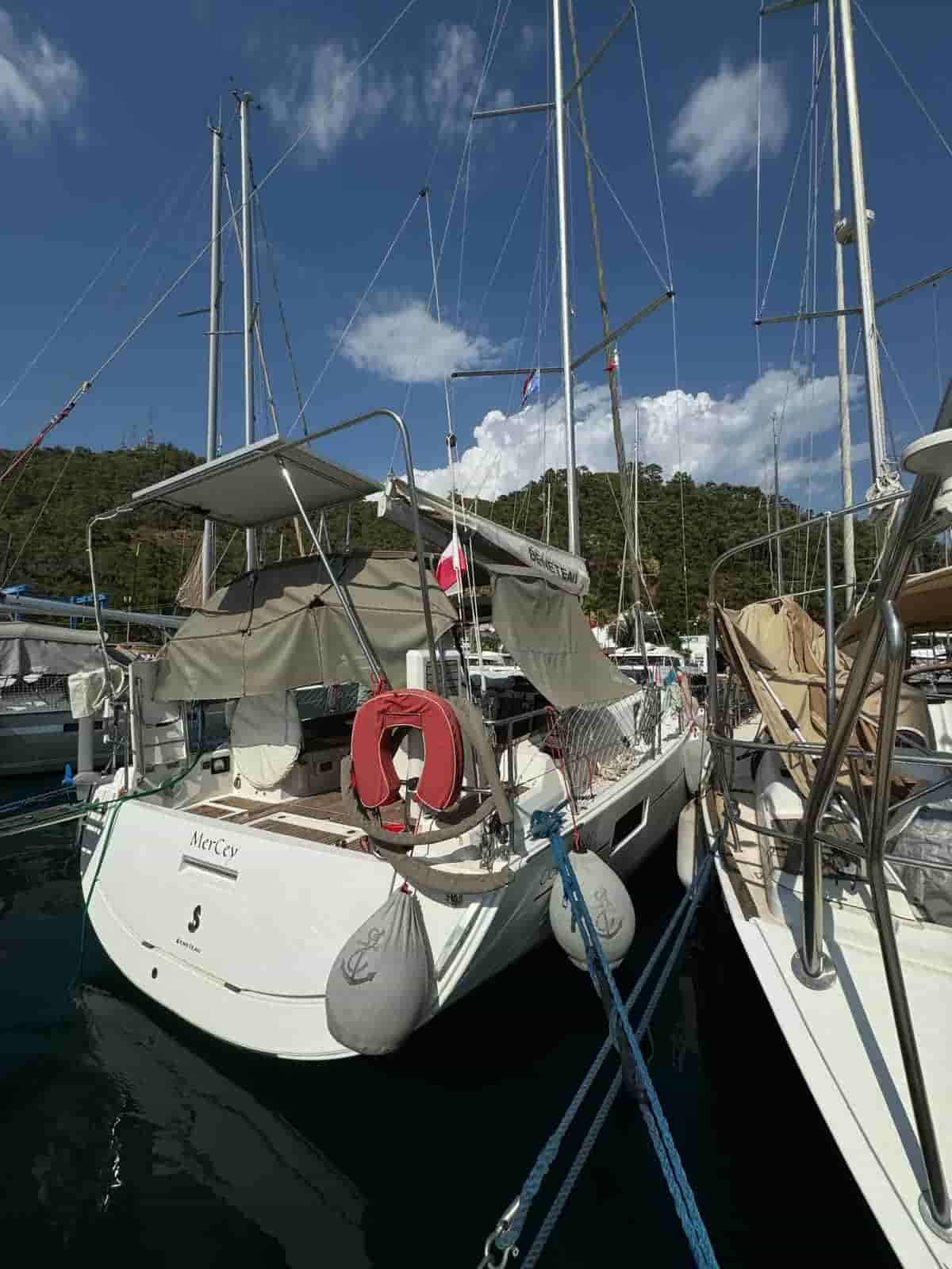 Beneteau Beneteau Oceanis 41.1 - View 2