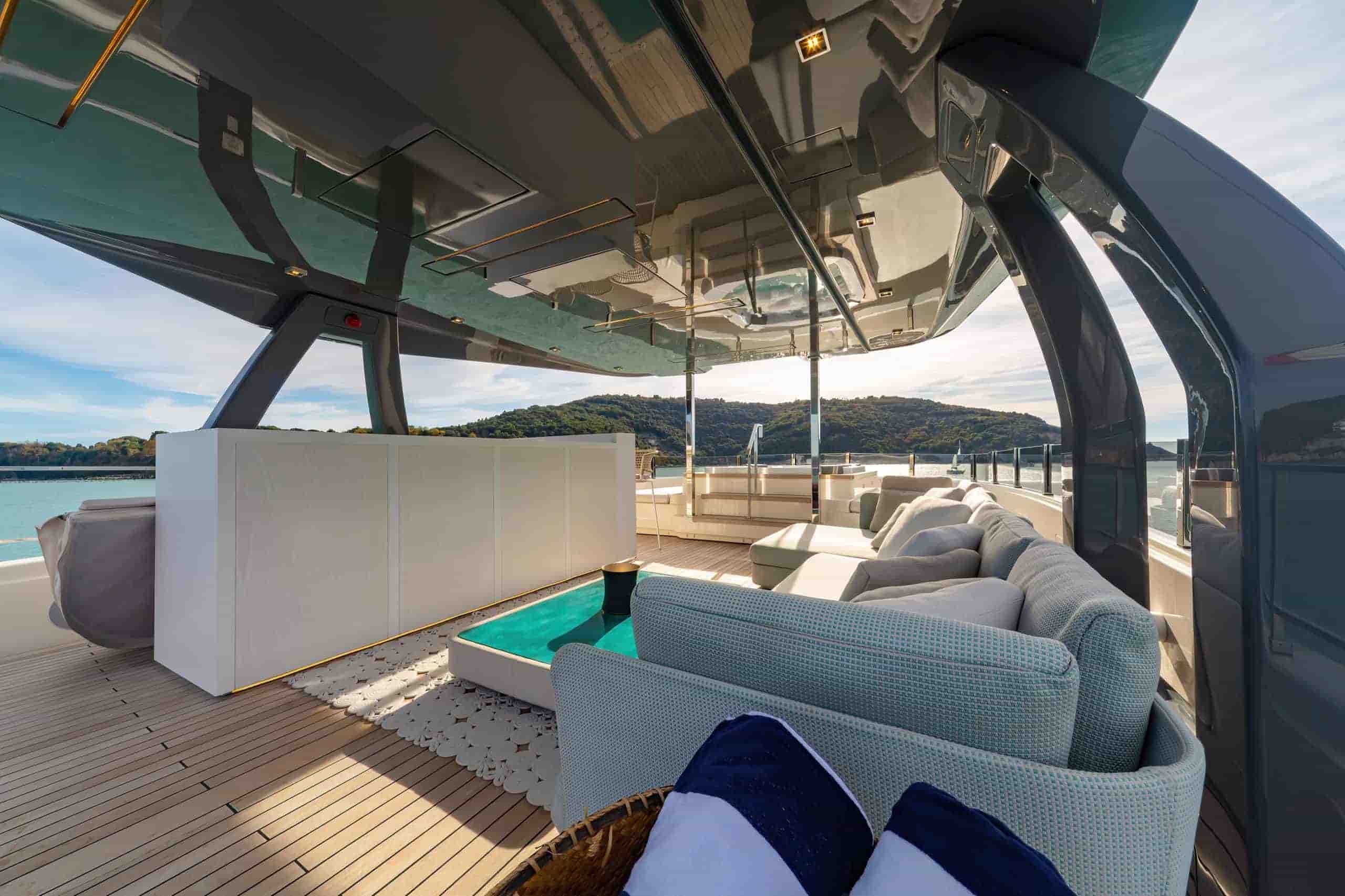 Ferretti Custom Line Custom Line 37 M Navetta - View 11