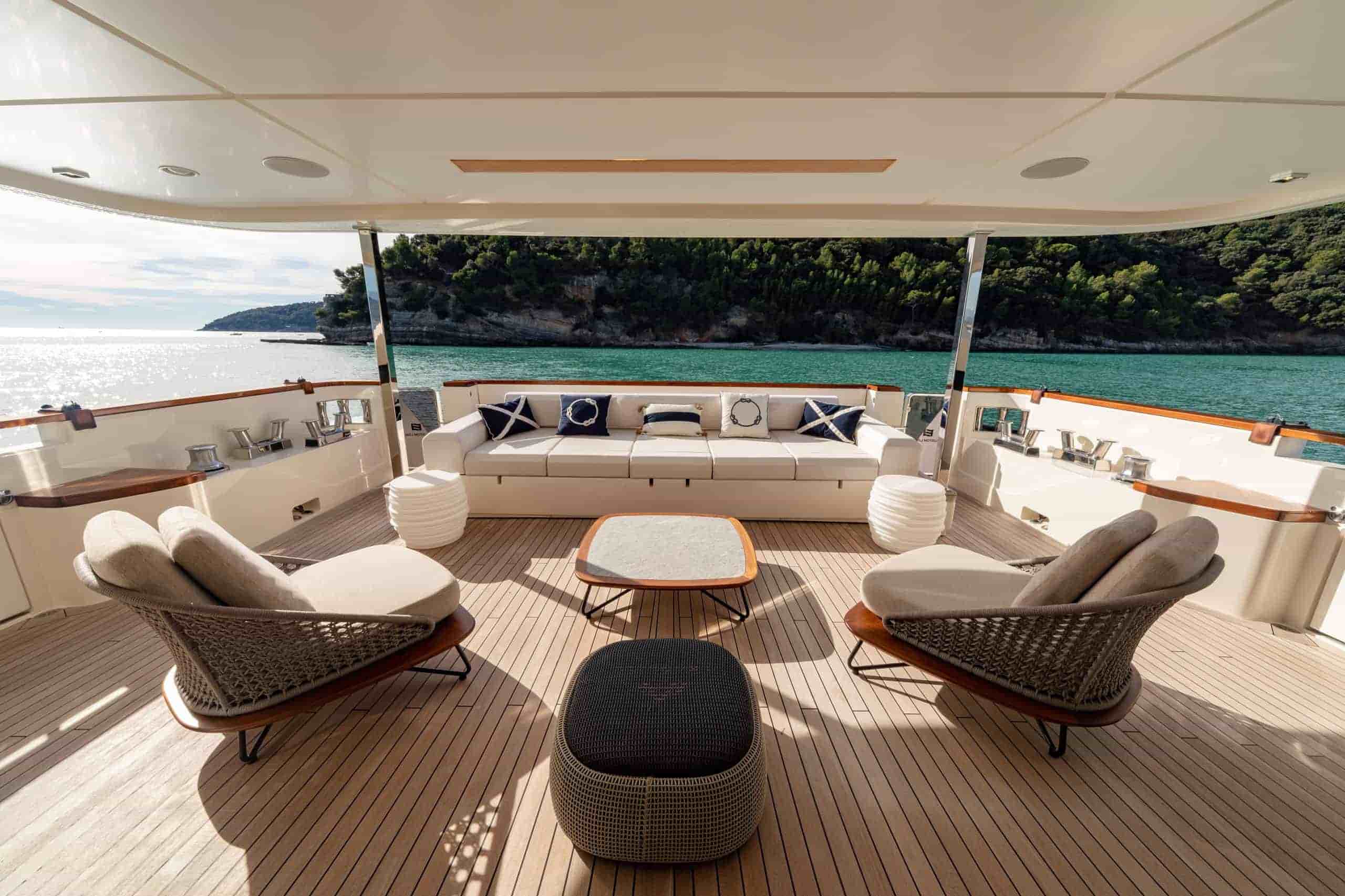 Ferretti Custom Line Custom Line 37 M Navetta - View 16