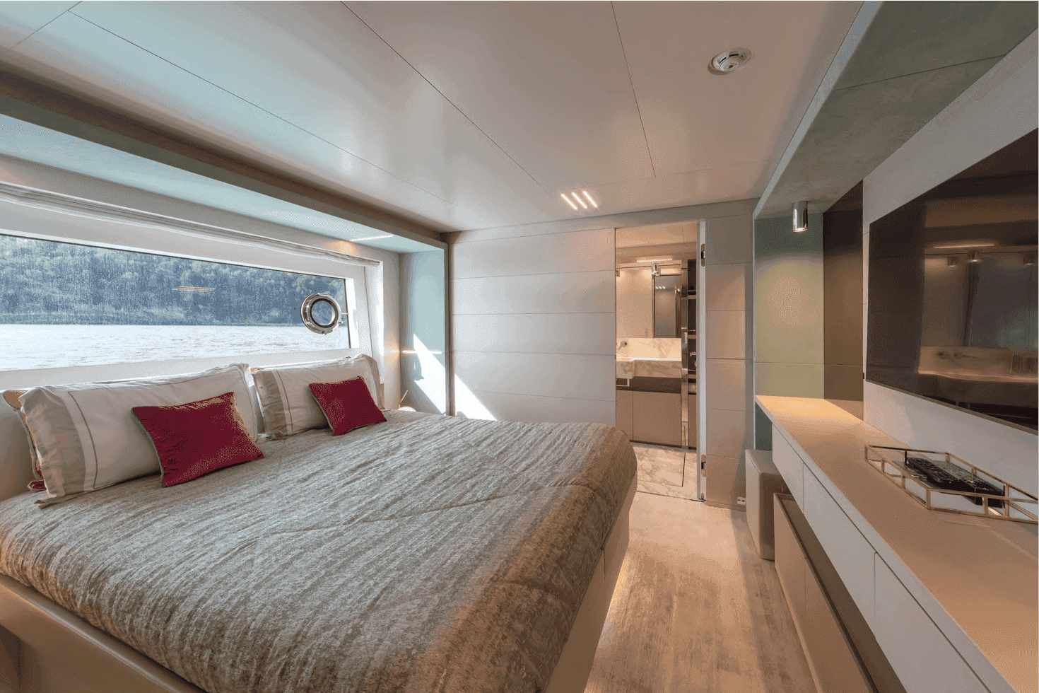 Ferretti Custom Line Custom Line 37 M Navetta - View 19