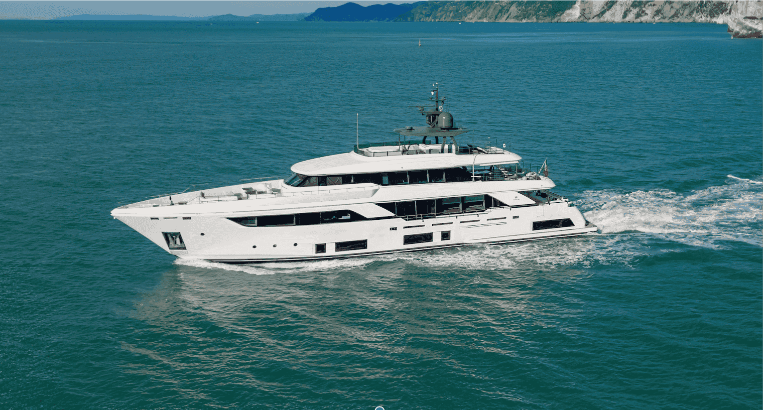 Ferretti Custom Line Custom Line 37 M Navetta - View 4