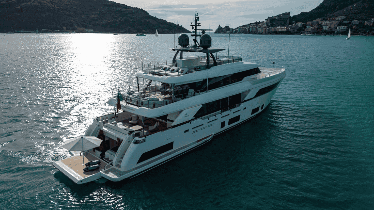 Ferretti Custom Line Custom Line 37 M Navetta - View 5