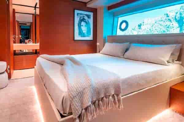 Ferretti Custom Line Ferretti Custom Line 33 - View 2