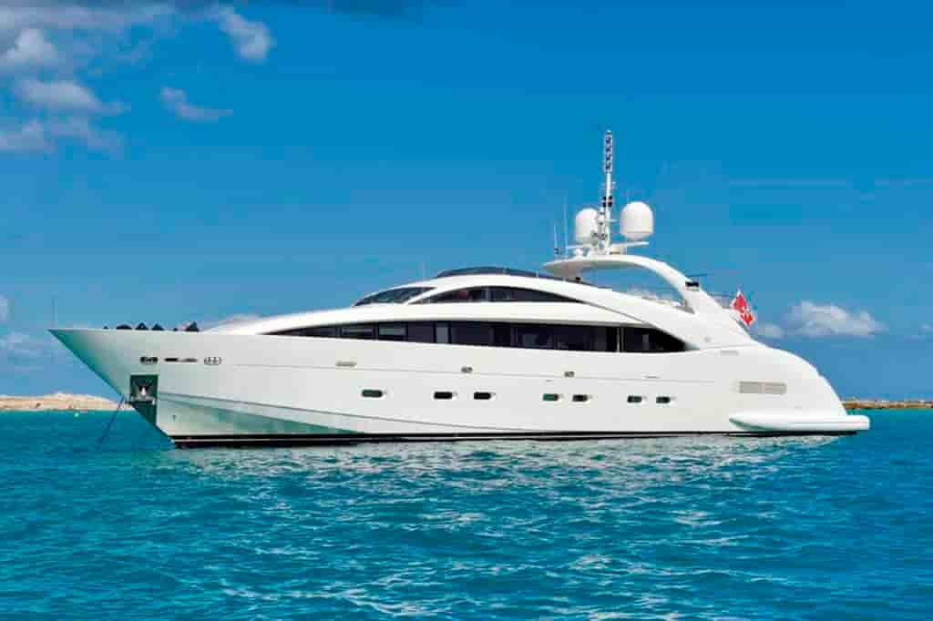 Isa ISA 120 sport yacht - View 2
