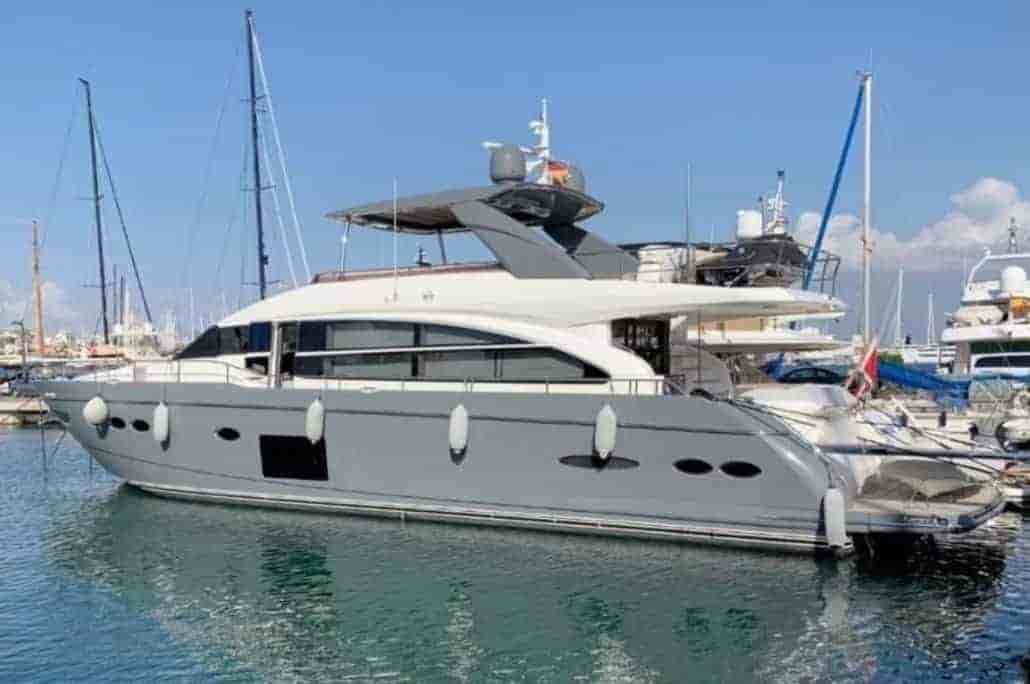 Princess Yachts Princess 82 (2014) - View 1