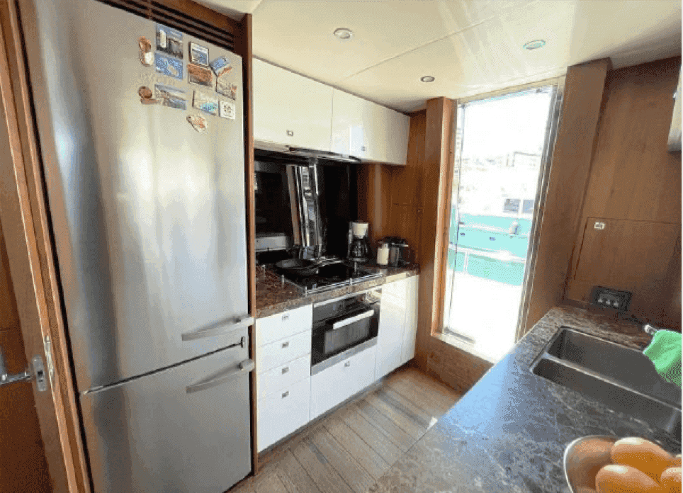 Princess Yachts Princess 82 (2014) - View 5